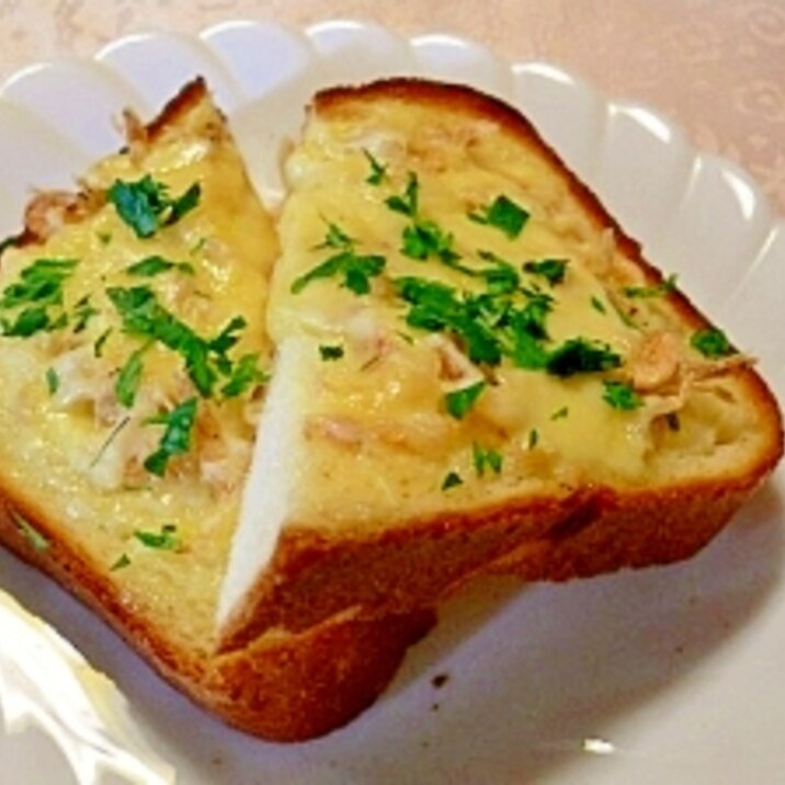 桜えびチーズトーストで簡単朝食